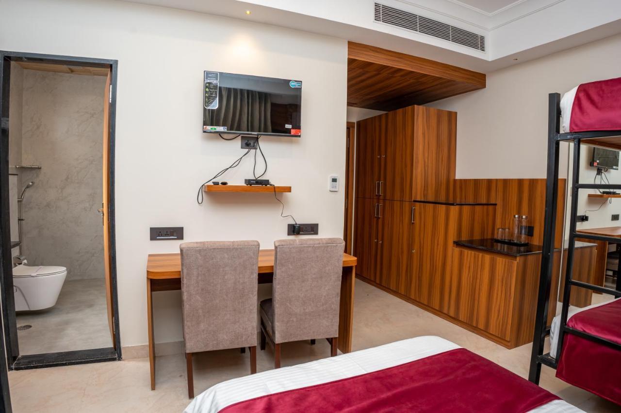 Raghunandan Palace - A Premier Boutique Stay, City Center & 500 Meters From City Railway Station Удайпур Екстериор снимка