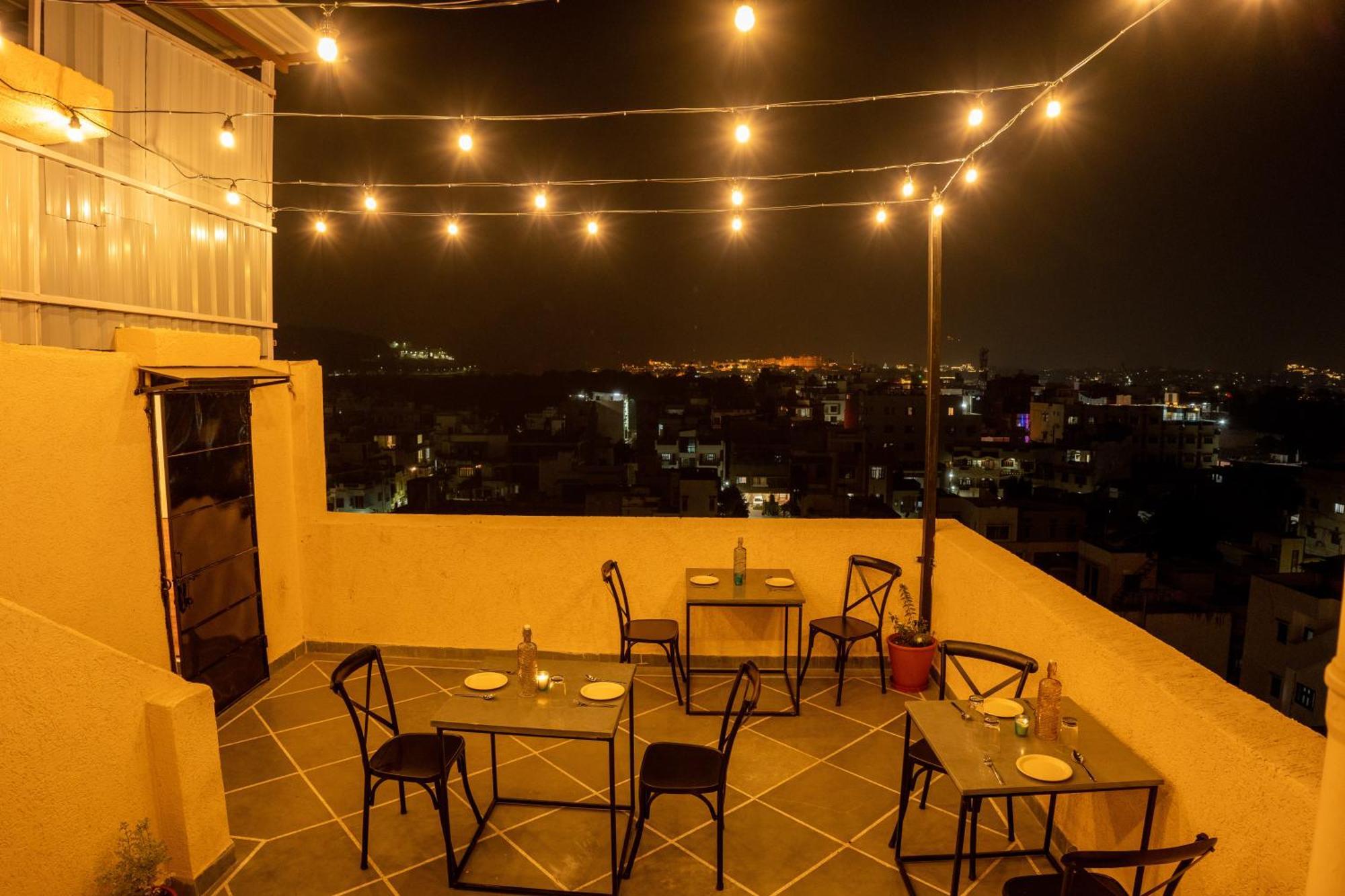 Raghunandan Palace - A Premier Boutique Stay, City Center & 500 Meters From City Railway Station Удайпур Екстериор снимка